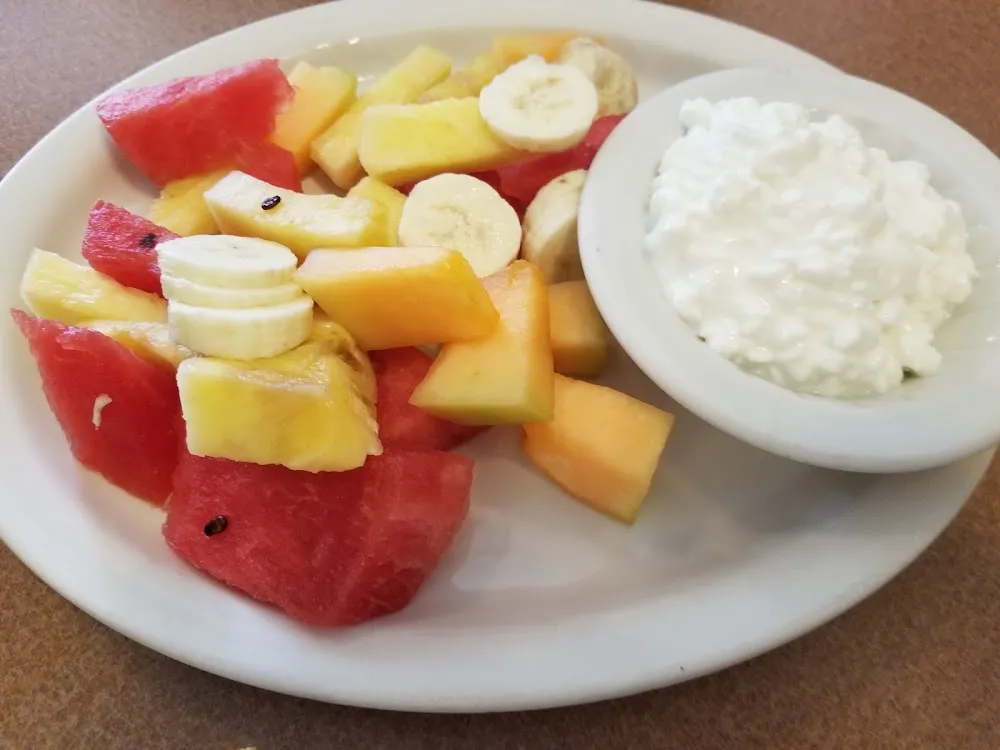 Cottage Cheese & Peaches